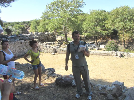 ΔΗΜΟΣ ΣΑΜΟΘΡΑΚΗΣ | Ξενάγηση εκπρόσωπων του Δήμου Σμόλιαν στα μνημεία της Σαμοθράκης